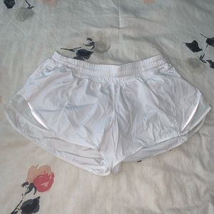 Lululemon Hotty Hot Shorts 2.5”